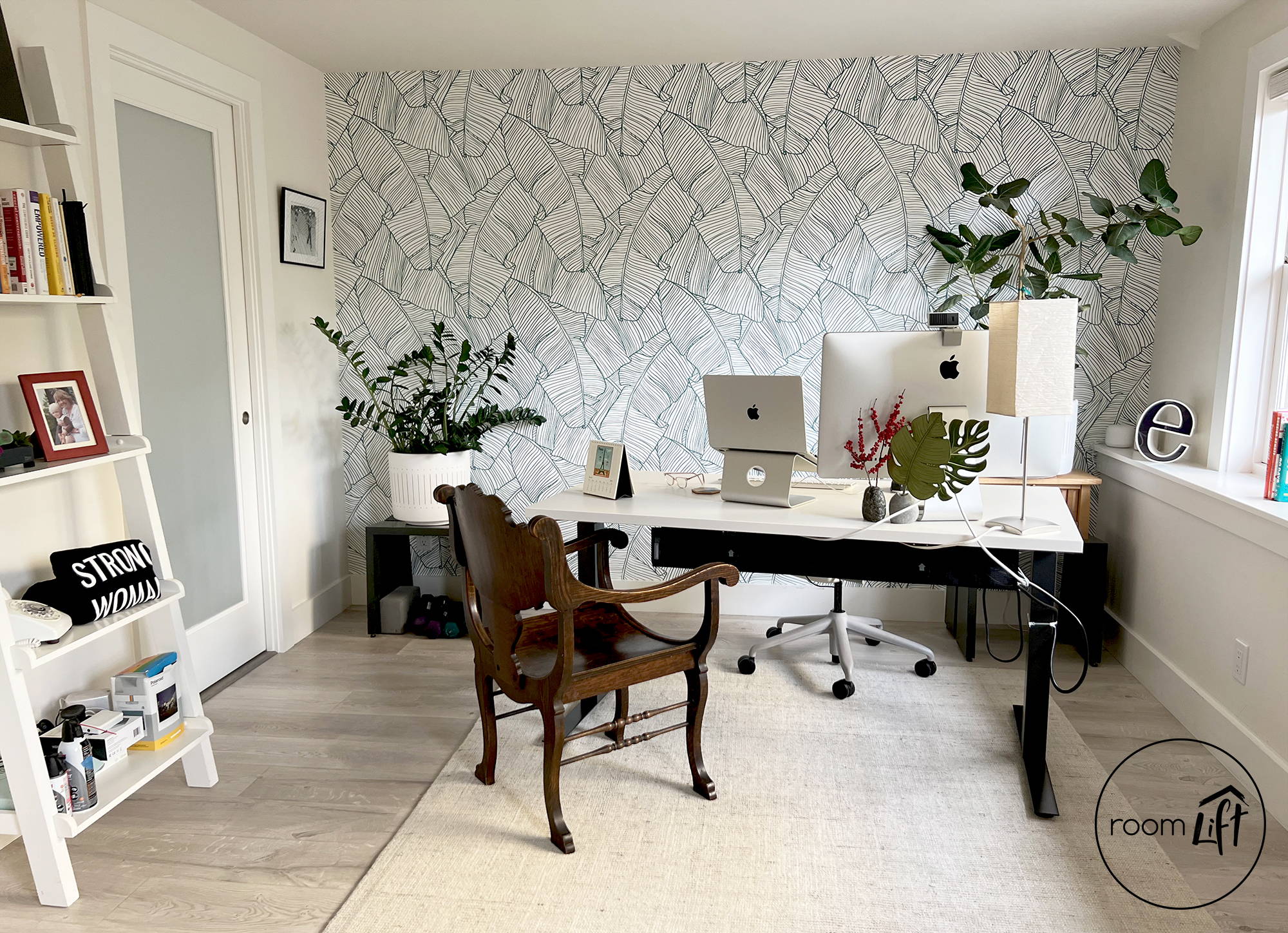 Walls Need Love x roomLift